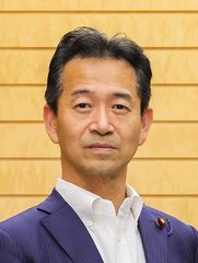 岡本三成の写真